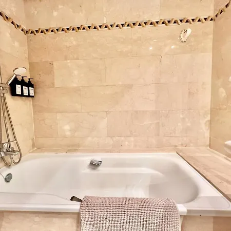 Gran En Magna Марбелья